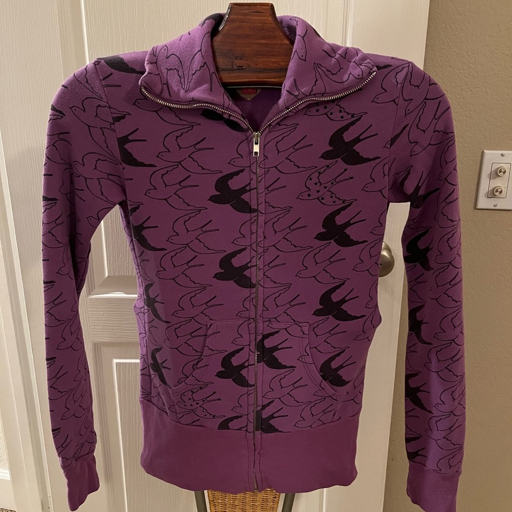 Primp sweatshirt size small (p)